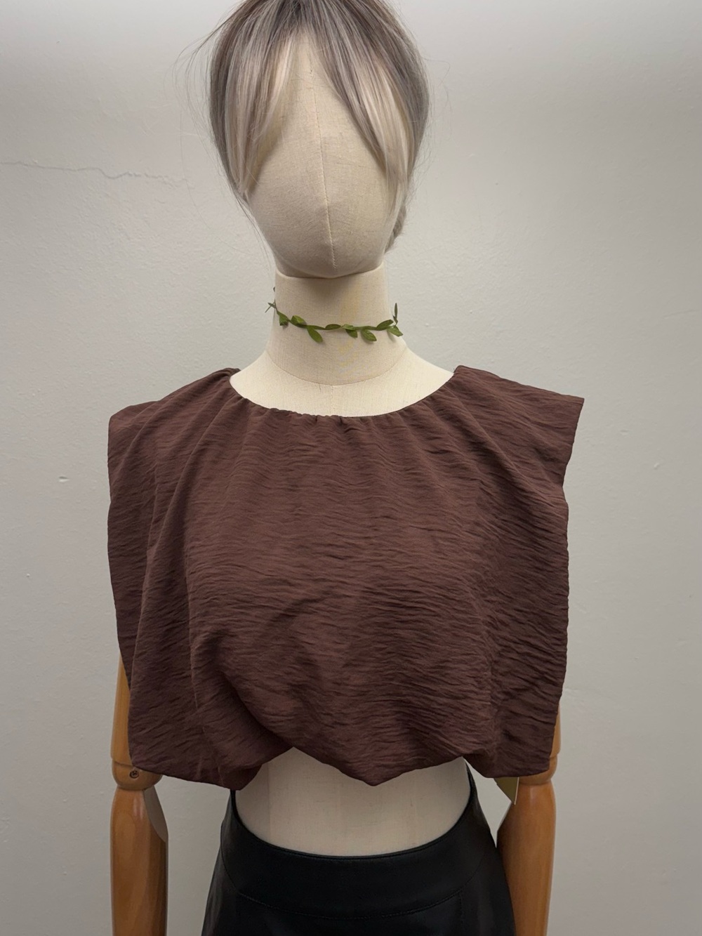 Flower & Feather Brown Bubble Hem Crop Top Size S NWT